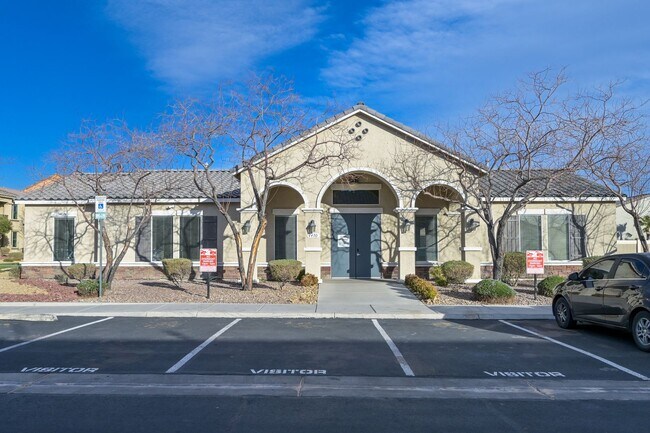 Building Photo - SE!!  Gated!! Community Pool!! Clubhouse!! Fitness Center!! Up Graded Appliances!!! 2 Car Garage!!