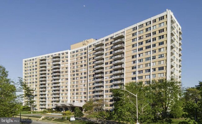 Building Photo - 301 N Beauregard St