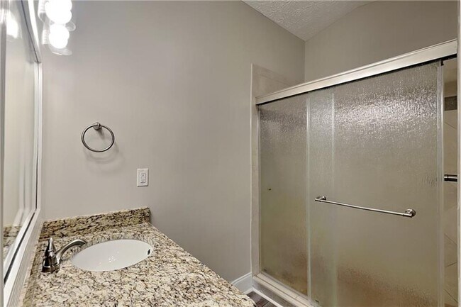 Building Photo - 213 Brolley Woods Dr