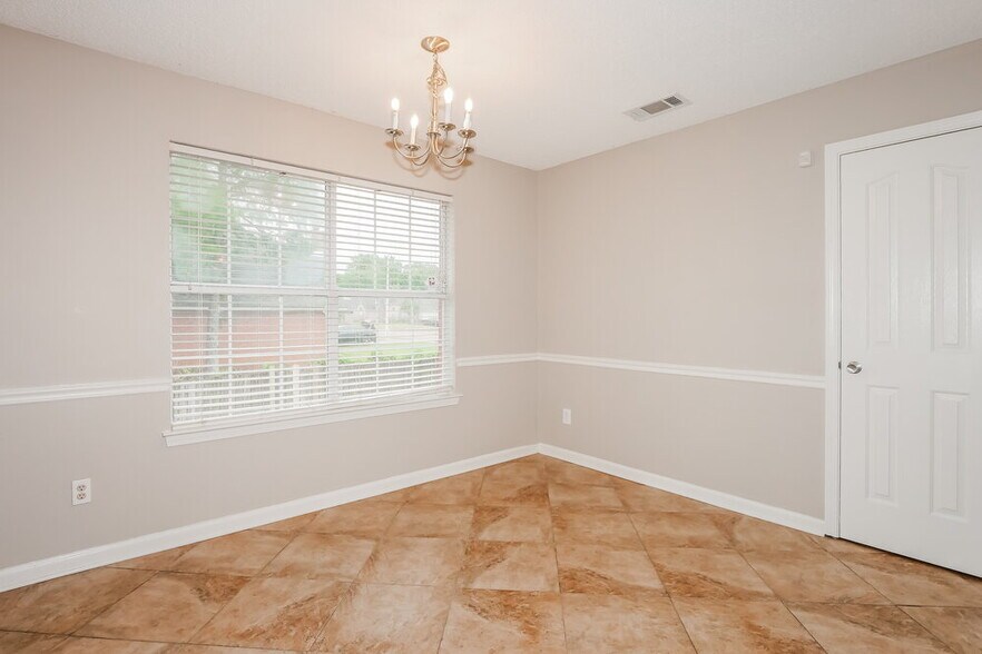 Building Photo - 7744 Shadow Glen Ln