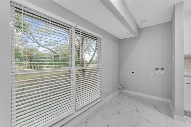 Building Photo - 313 Clearwood Dr