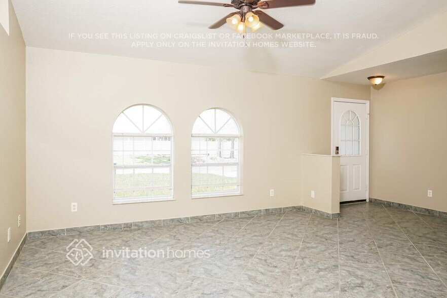 Building Photo - 3002 Alesio Ave
