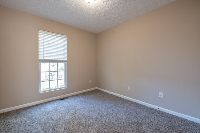 Building Photo - 6246 Redan Overlook