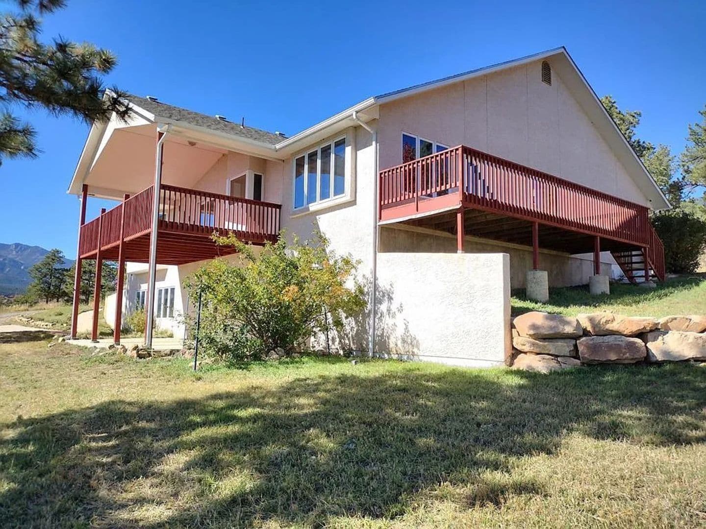 Building Photo - 8120 Table Mountain Rd