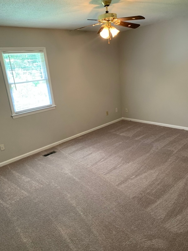 Building Photo - 1708 Village Lake Dr