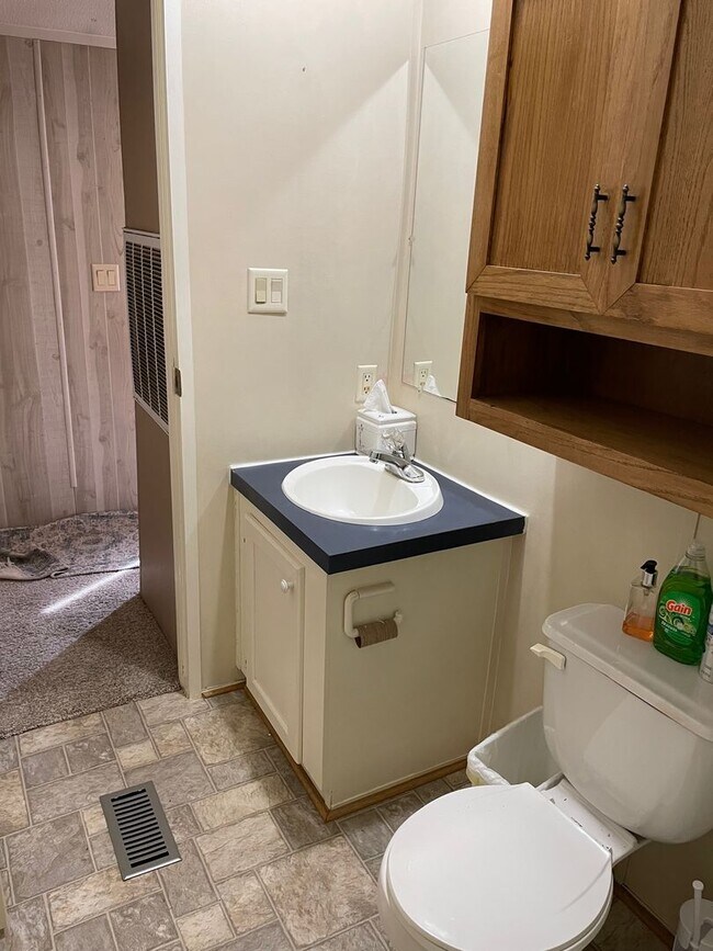 Building Photo - 2 bed, 2 bath mobile home located in the Denton area!