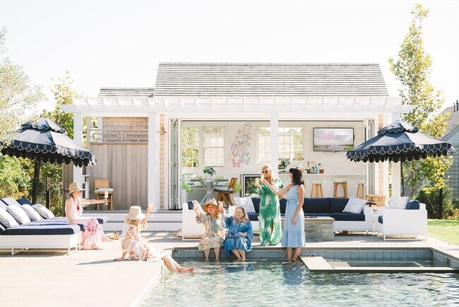 Building Photo - 7 Packet Dr