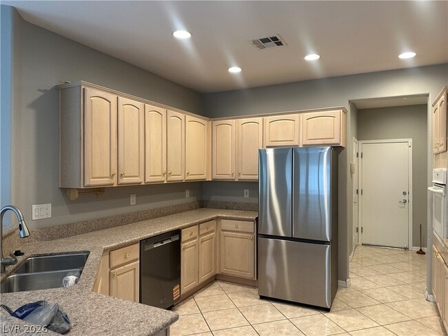 Building Photo - 2805 Foxtail Creek Ave