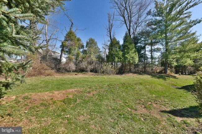 Building Photo - 2205 Ash Grove Rd