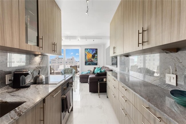 Building Photo - 1255 Collins Ave