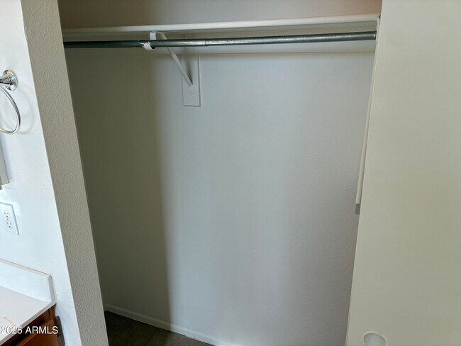 Building Photo - 10443 W Medlock Dr