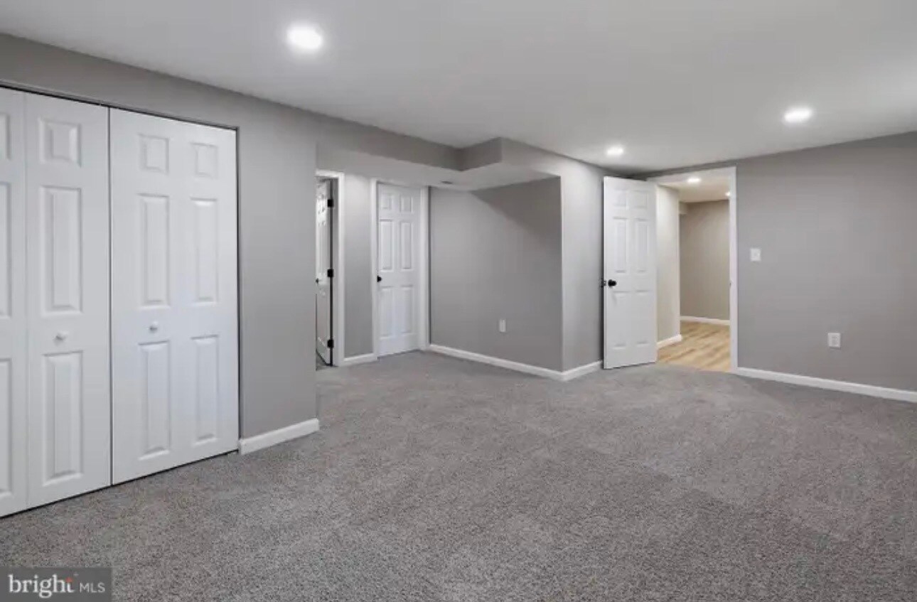 Building Photo - 212 Fourth Ave