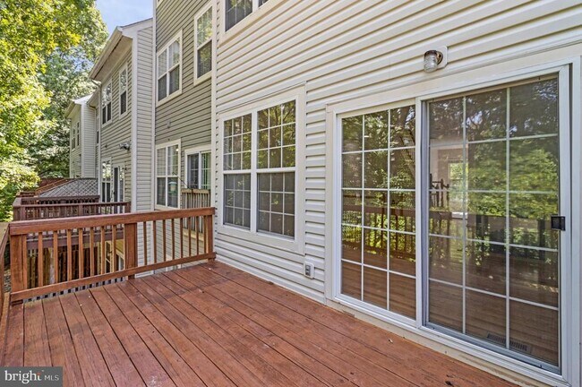 Building Photo - 6490 Tayack Pl