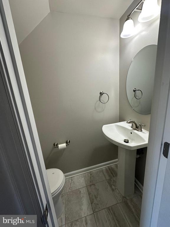 Building Photo - 2069 Tanglewood Dr