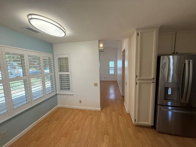 Building Photo - Modern 4 Bedroom One Story *Vacaville