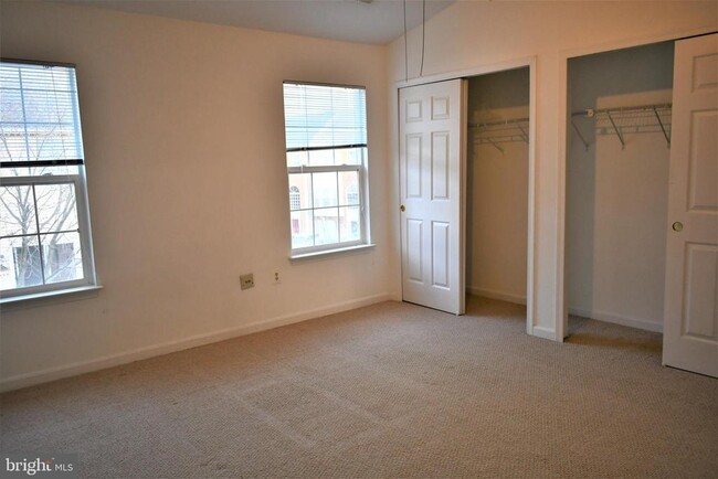Building Photo - 2427 Dew Meadow Ct