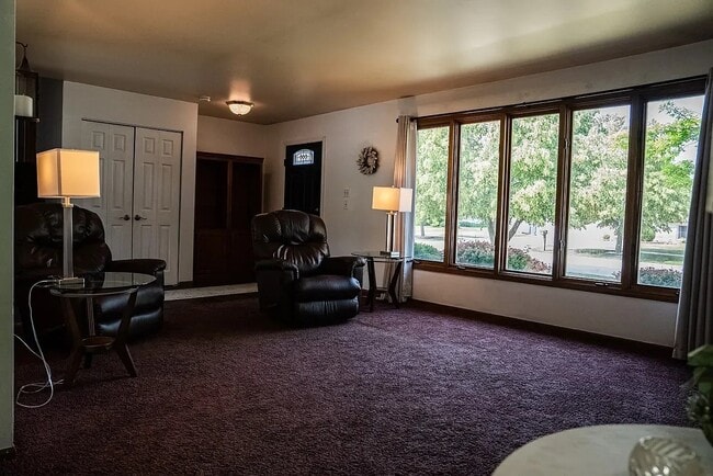 Building Photo - 17001 93rd Ave