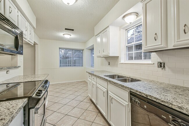 Building Photo - 5518 Ashgate Dr
