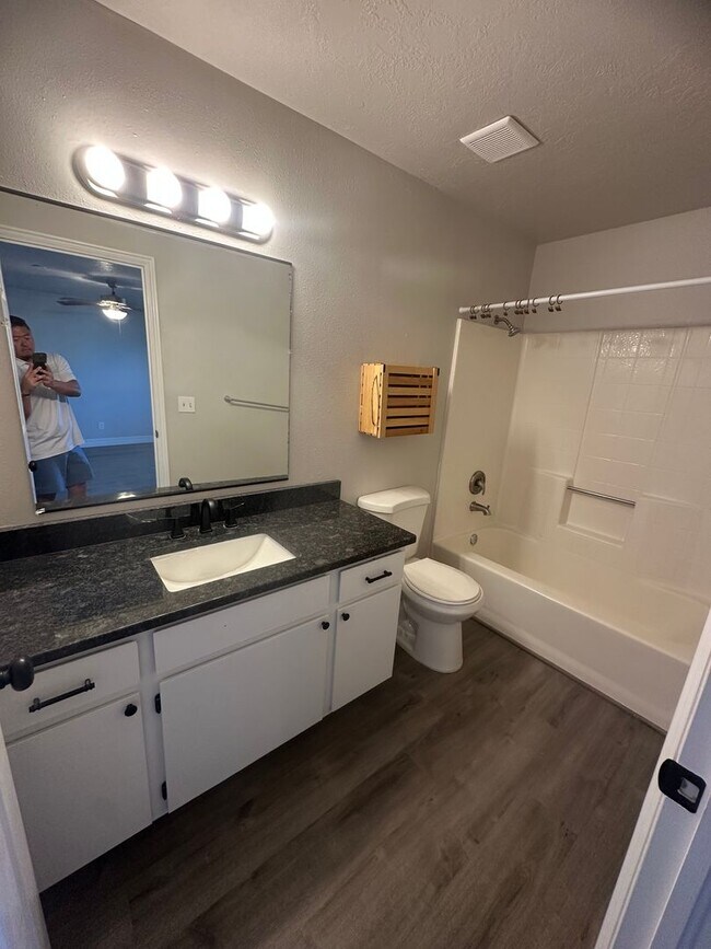 Building Photo - Quiet neighborhood, 3 bedroom, 2 bath home, huge front patio/deck, RV parking!