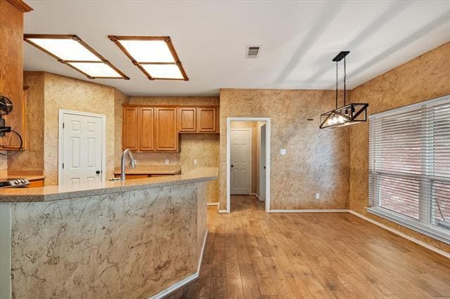 Building Photo - 5250 Plainview Rd