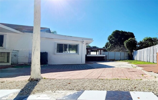 Building Photo - 15436 SW 112th Pl