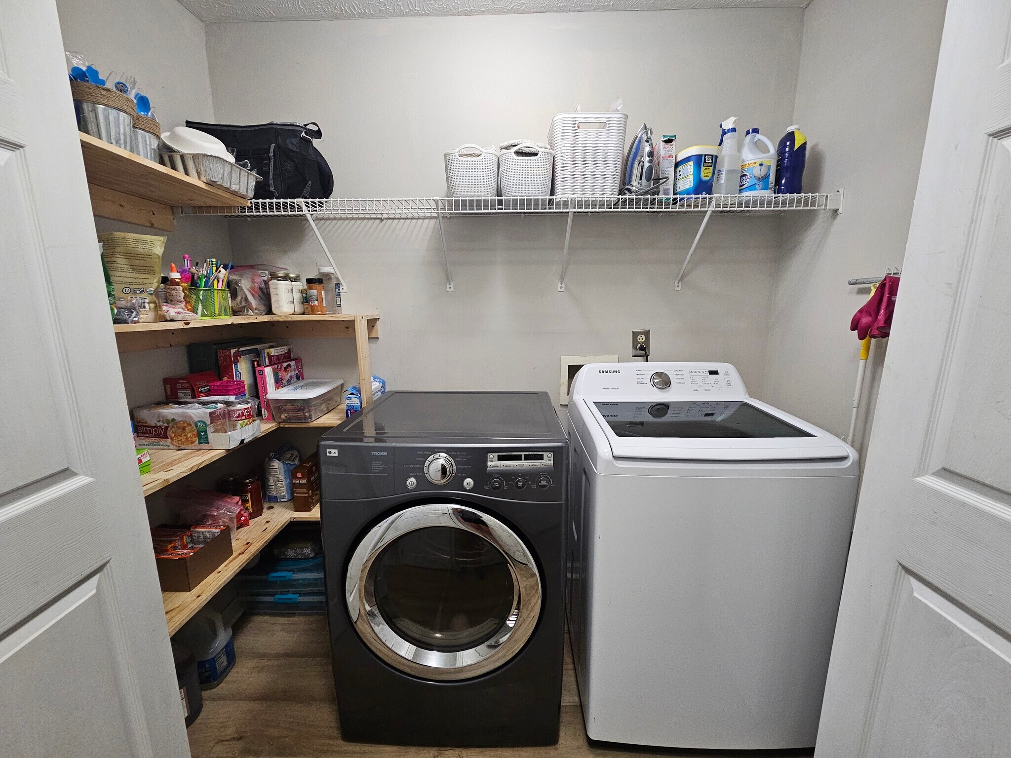 Washer / Dryer & Second Pantry - 6483 Gaddis Dr