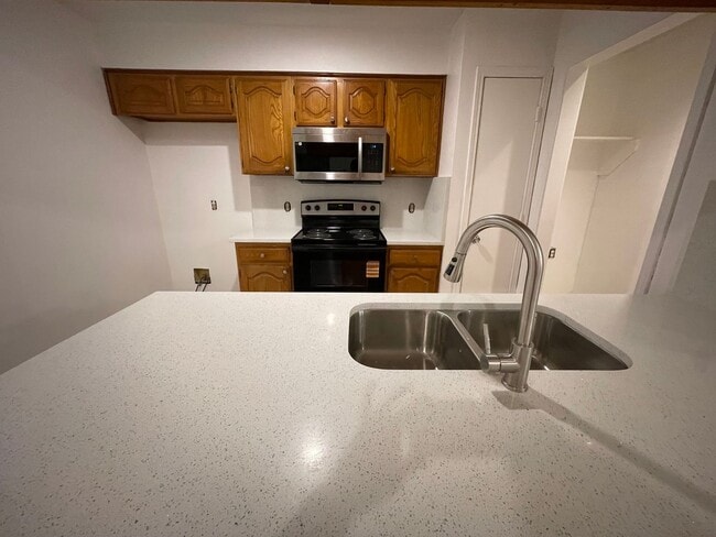 Building Photo - 2422-2424 Sherry Street