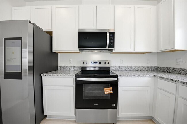 Building Photo - 37411 Roanoke River Wy