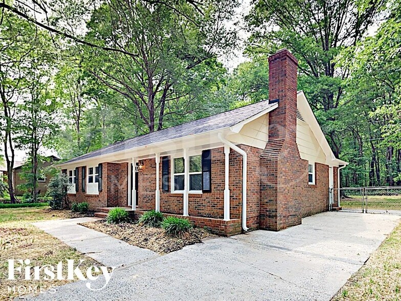 Building Photo - 6107 Rockwell Dr