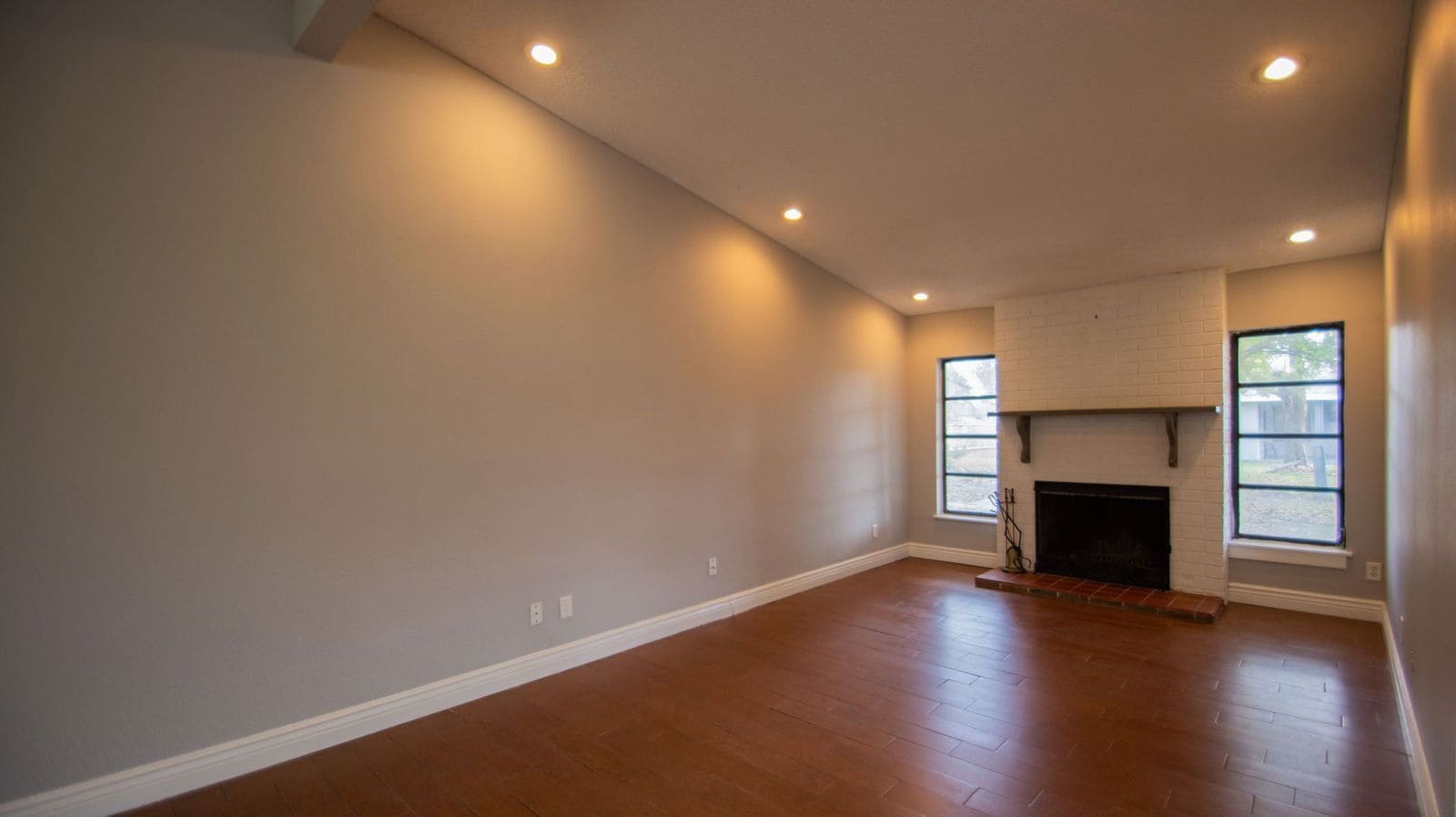 Building Photo - 704 Putt Ln