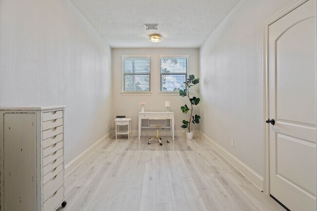 Building Photo - 7603 Hogan Bridge Court