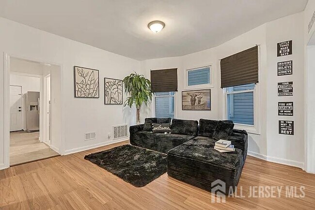 Building Photo - 110 N 17th St