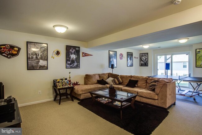 Building Photo - 5 Rye Creek Dr