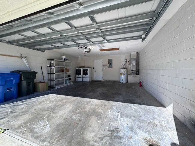 Building Photo - Comfortable 3/2 in Alafaya Woods, Oviedo