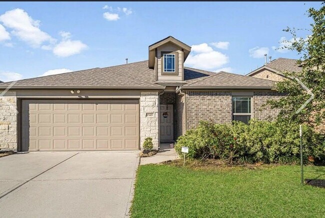 Building Photo - 15419 Royce Holly Dr