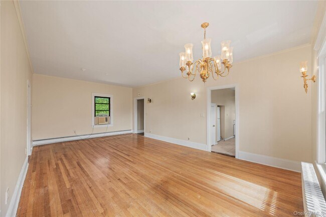 Building Photo - 176 Colonial Pkwy