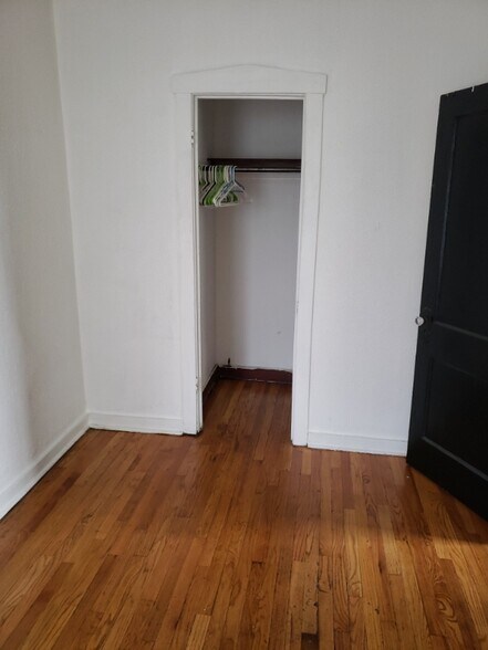 Building Photo - 8936 S Ashland Ave