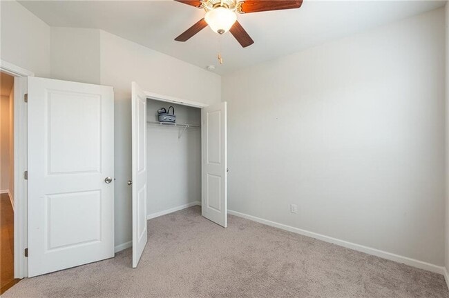 Building Photo - 2701 Cedar Pne Wy