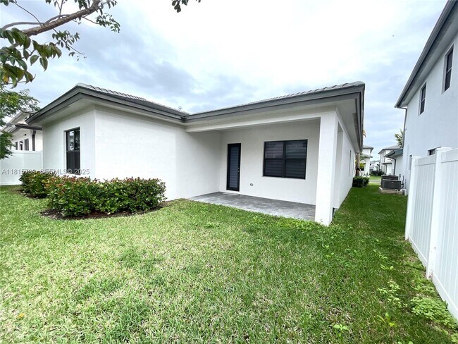 Building Photo - 4506 SW 174th Ave