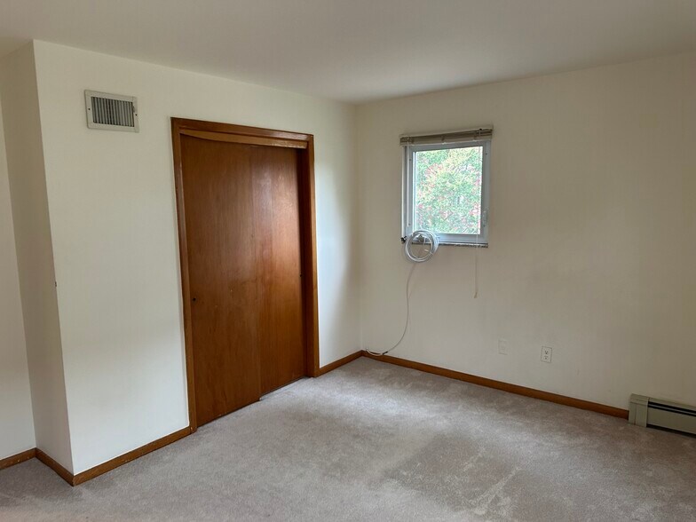 Building Photo - 123 E Harwood Ter
