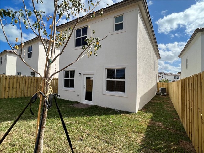 Building Photo - 2303 NW 131st Cir