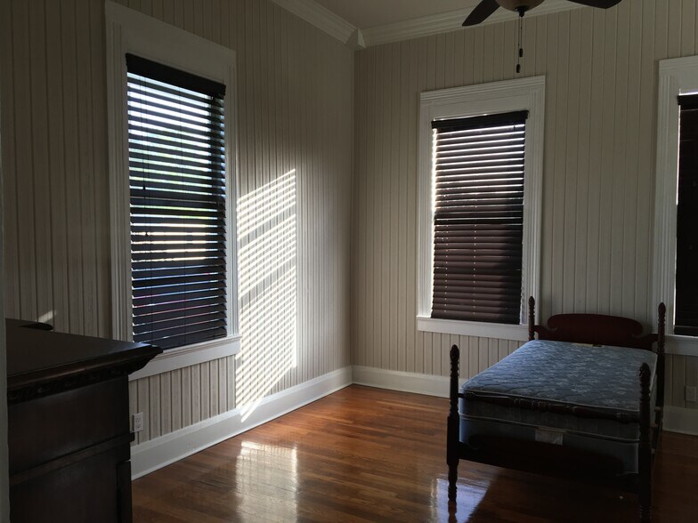 Bedroom 2 - 1039 lady of the lake rd