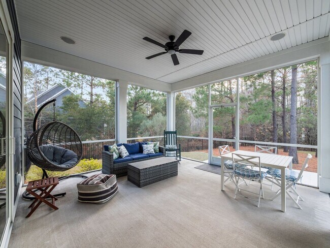 Building Photo - Luxury Home in gated Hampstead Community