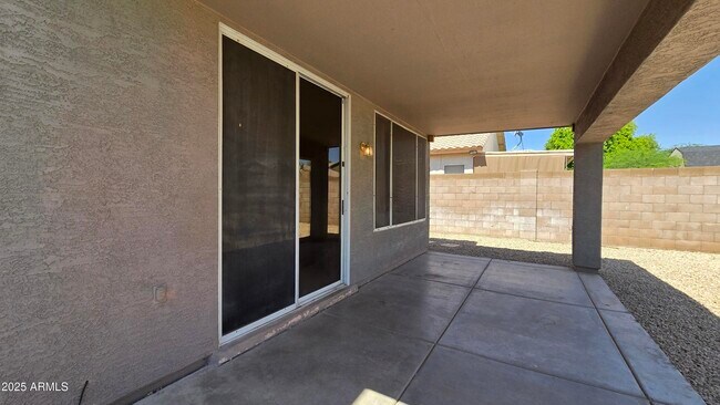 Building Photo - 15818 W Durango St