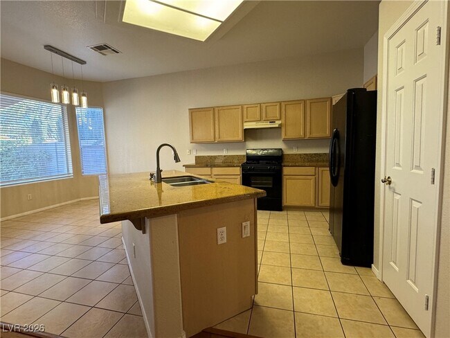 Building Photo - 8625 Desert Bird Dr