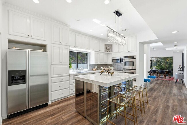 Building Photo - 2350 Benedict Canyon Drive