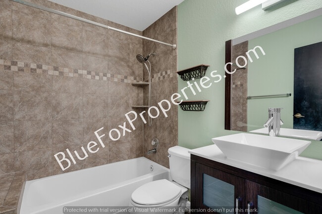 Building Photo - 9810 Amarosa