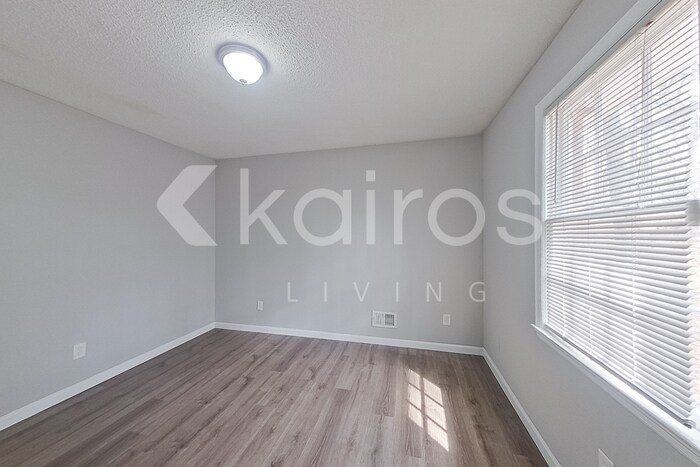 Building Photo - 340 Carterhill Dr