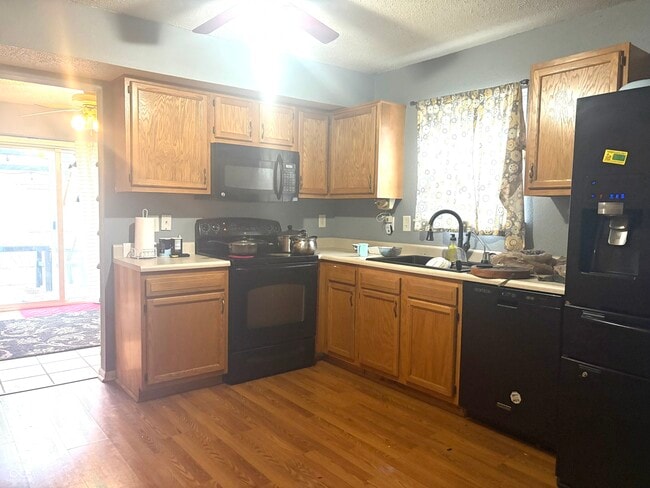 Building Photo - 8127 Maple Stream Blvd