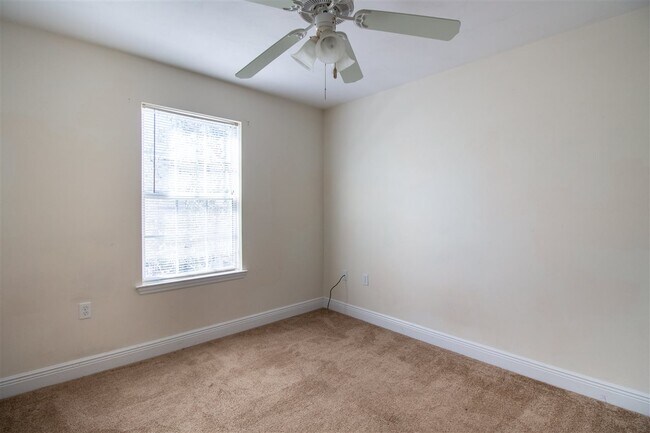 Building Photo - 1575 Paul Russell Rd